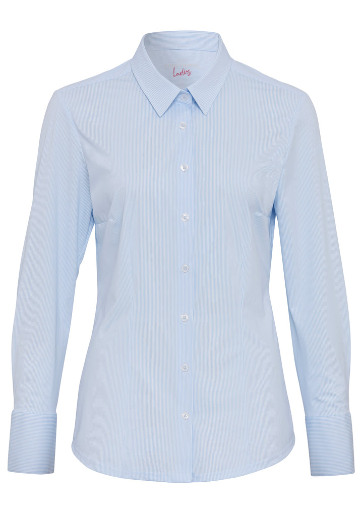 Slim Fit Damenbluse 4028-91900 in Blau mit atmungsaktivem, schnelltrocknendem Stoff. Langarm, bügelfrei und ideal für Reisen.