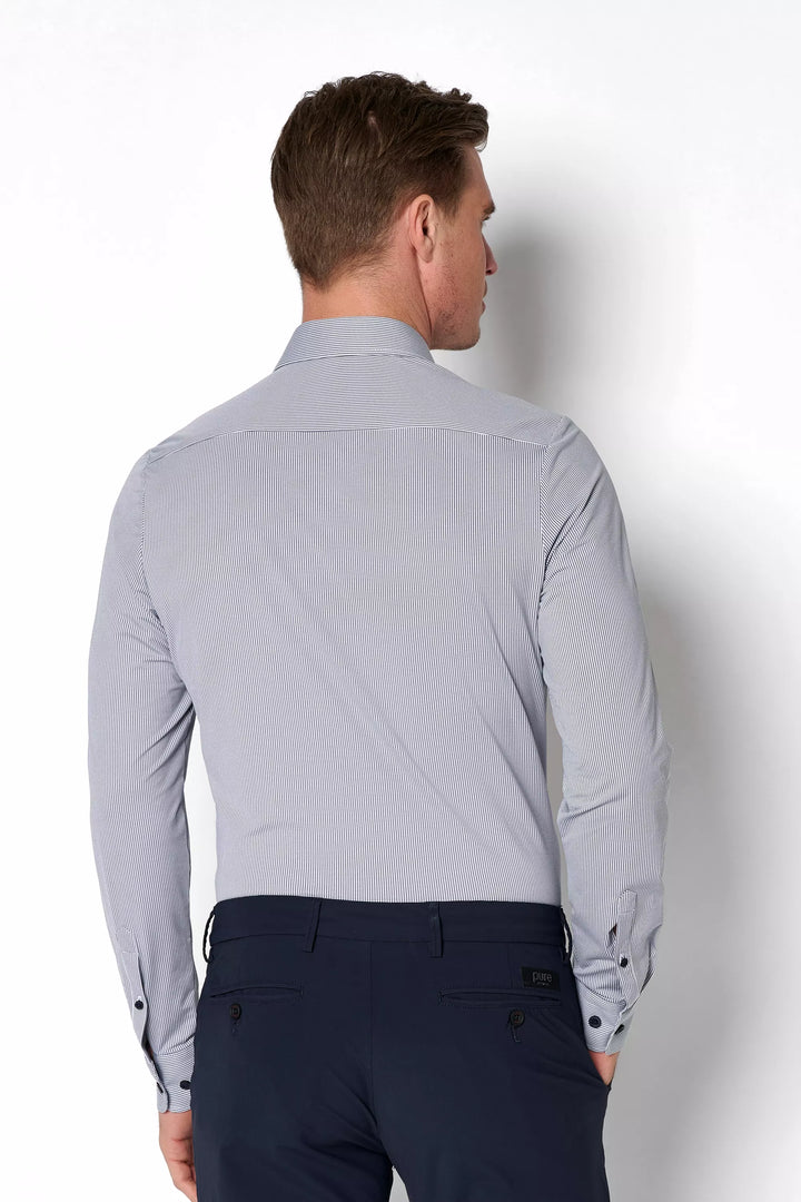 Rückansicht des 4048-21750 Funktionshemds für Herren in Blau. Komfortable Passform mit hoher Bewegungsfreiheit, ideal für Business und Alltag.