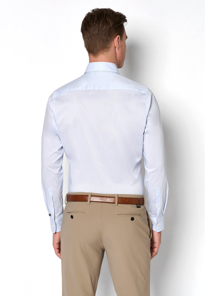 Rückansicht des 4059-21709 PURE-FLXBL Herrenhemds in Blau. Hochwertiges, flexibles Material für maximalen Tragekomfort im Business-Alltag.