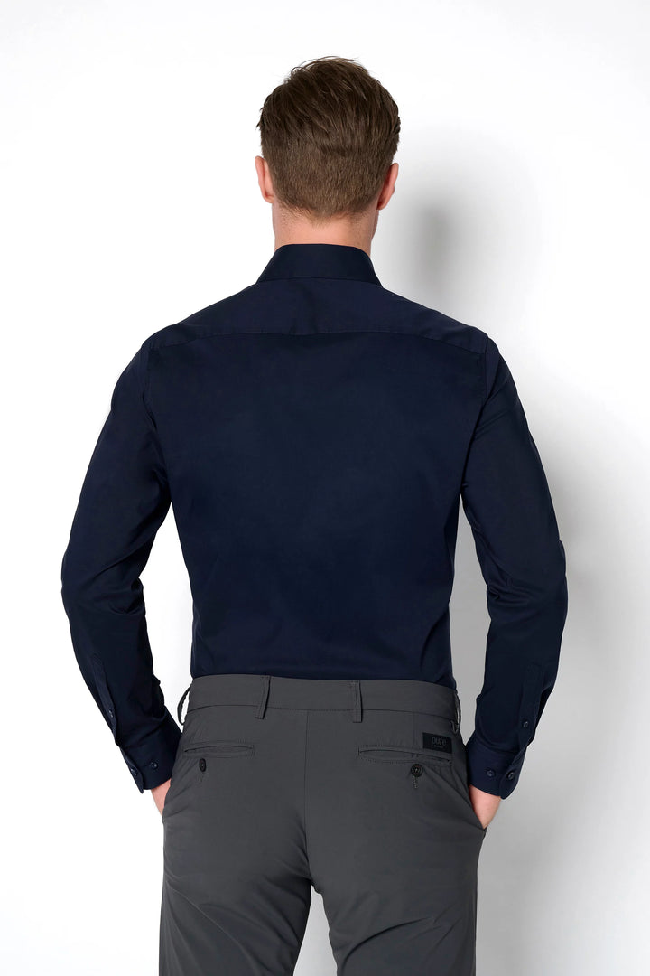 Rückansicht des 4059-21709 PURE FLXBL Hemds in Blau mit Langarm und Flexible Fit. Hochwertige Verarbeitung für maximalen Komfort.
