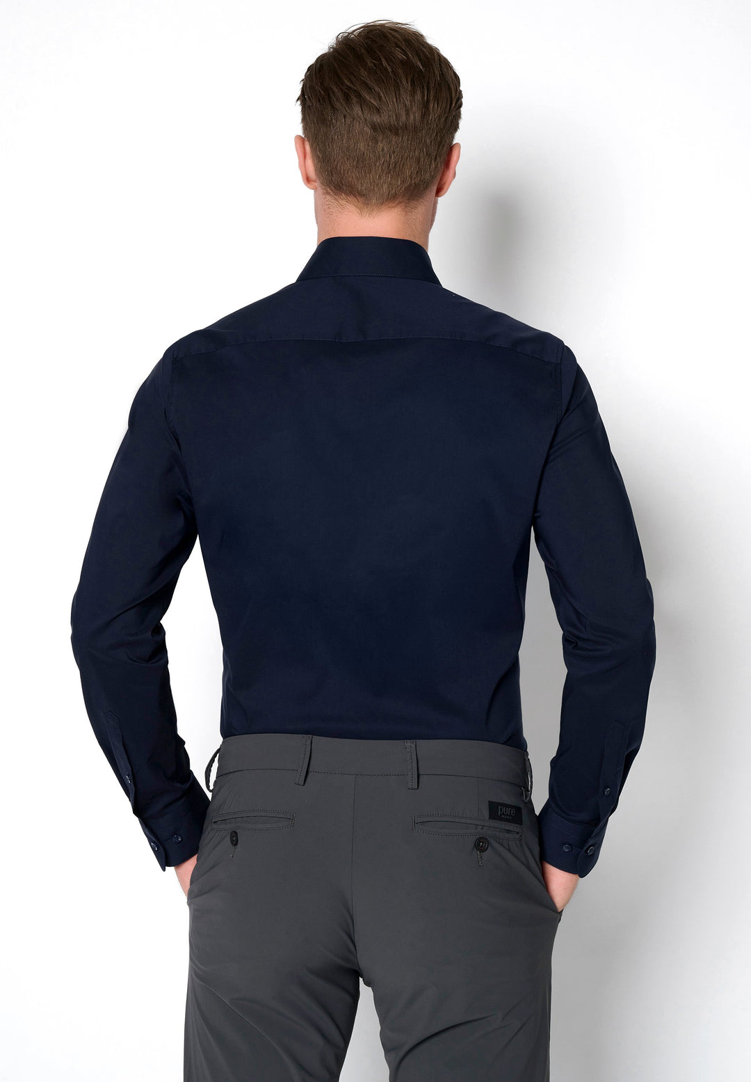 Rückansicht des 4059-21709 PURE FLXBL Hemds in Blau mit Langarm und Flexible Fit. Hochwertige Verarbeitung für maximalen Komfort.