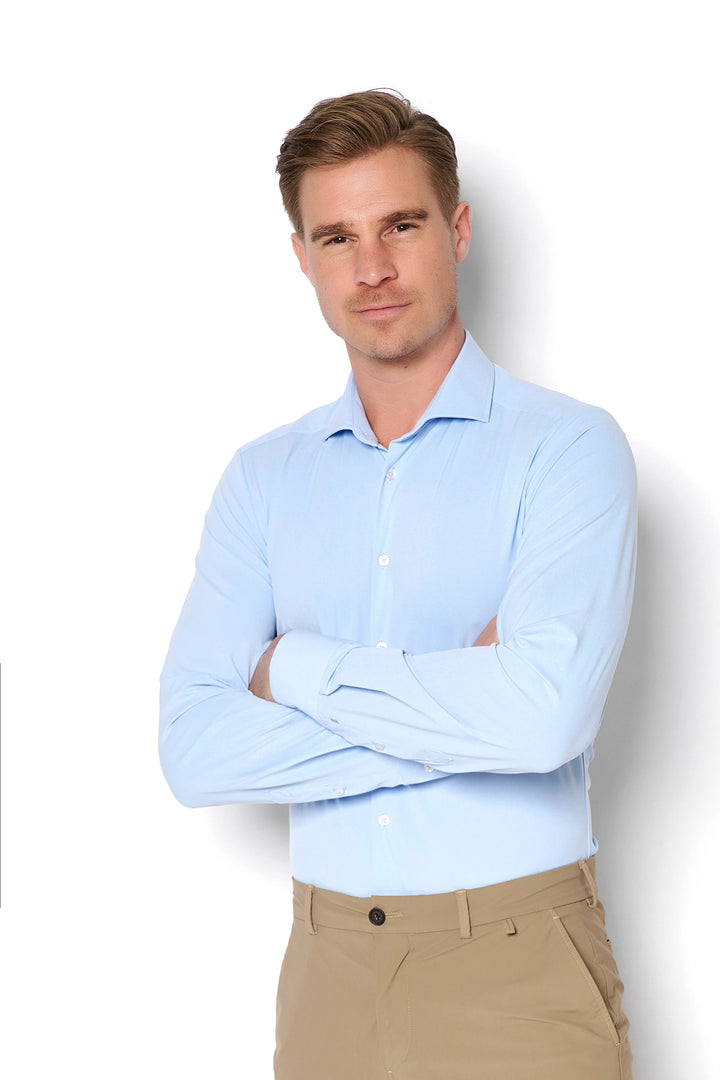 4061-21171 PURE Functional Hemd in Blau, langarm, mit klassischem Kragen und Knopfleiste. Perfekt für Business-Looks mit modernem Schnitt.