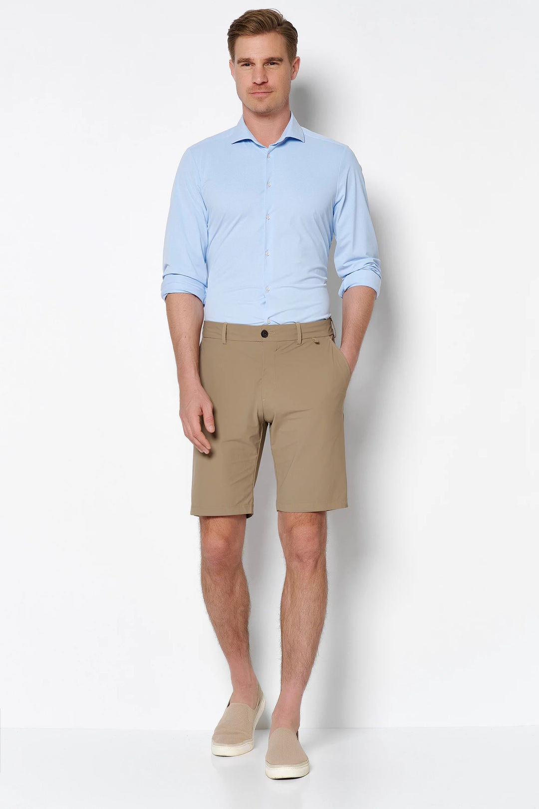 4798-92975 PURE Functional Bermuda in Beige für Herren, leichte und bequeme Shorts mit funktionalem Fit, ideal für Alltag und Freizeit.