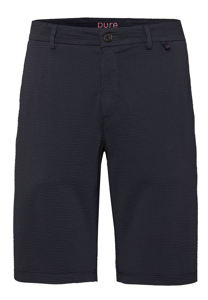 E11400-92975 - Functional Bermuda - blau für Herren mit funktionalem Schnitt, Vorderansicht mit Knopfverschluss und Gürtelschlaufen.