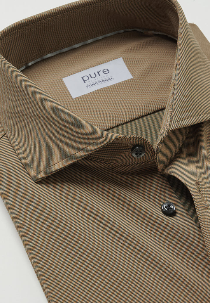 Braunes Functional Hemd mit Kragen und Pure by Hatico Markenetikett