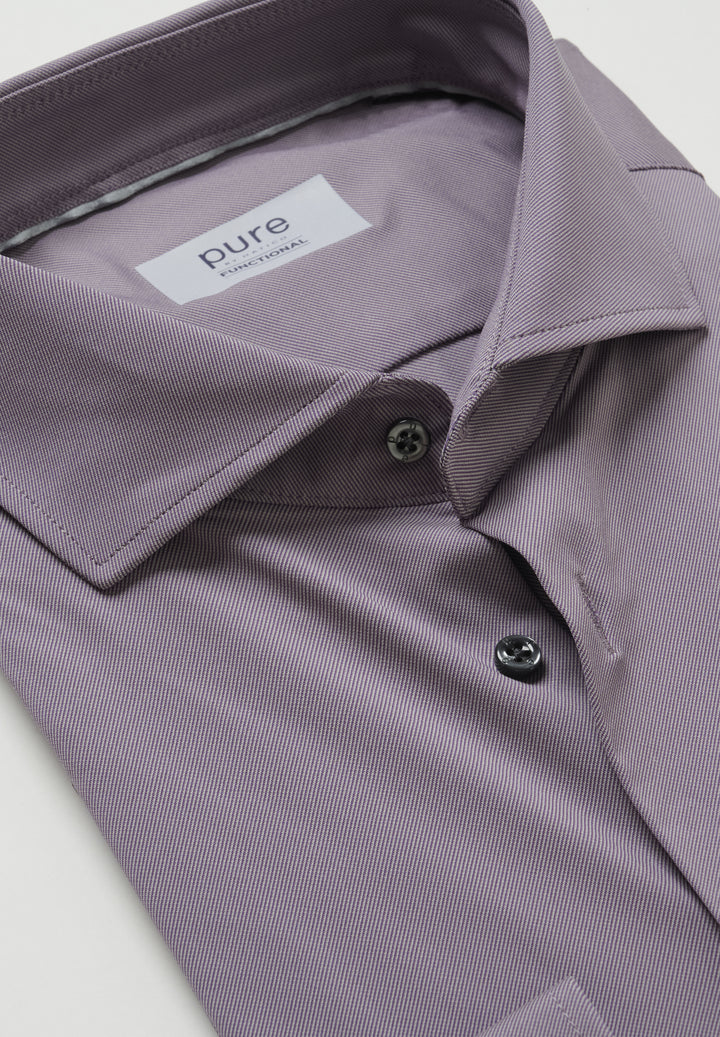 Violettes Functional Hemd mit Kentkragen und Knopfleiste